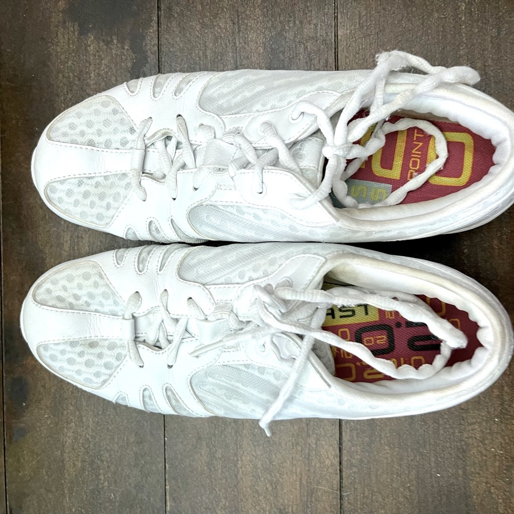 Varsity Last Pass 2.0 cheer shoes size 9.5. Excellent condition.
